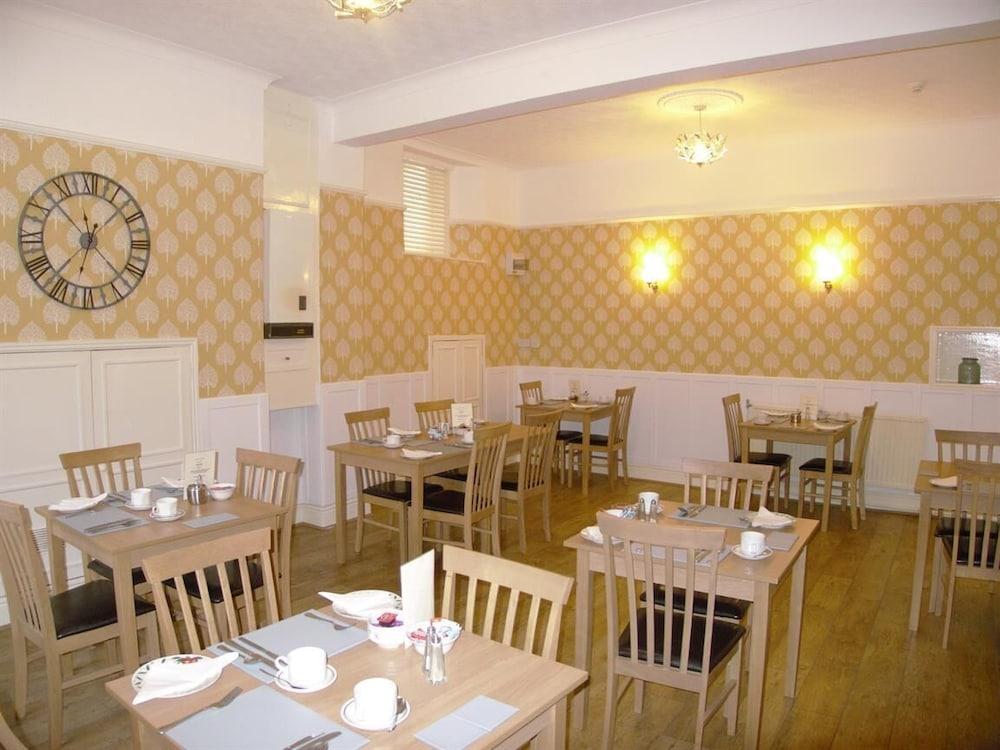 Hotel House - Llandudno