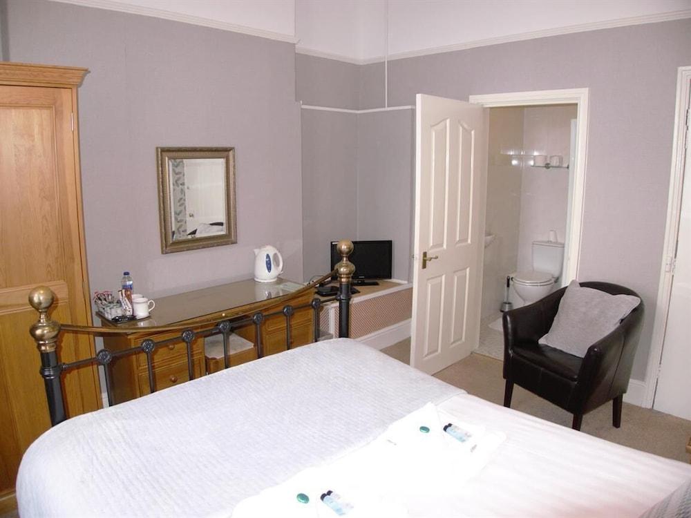 House - Hotel 3*
