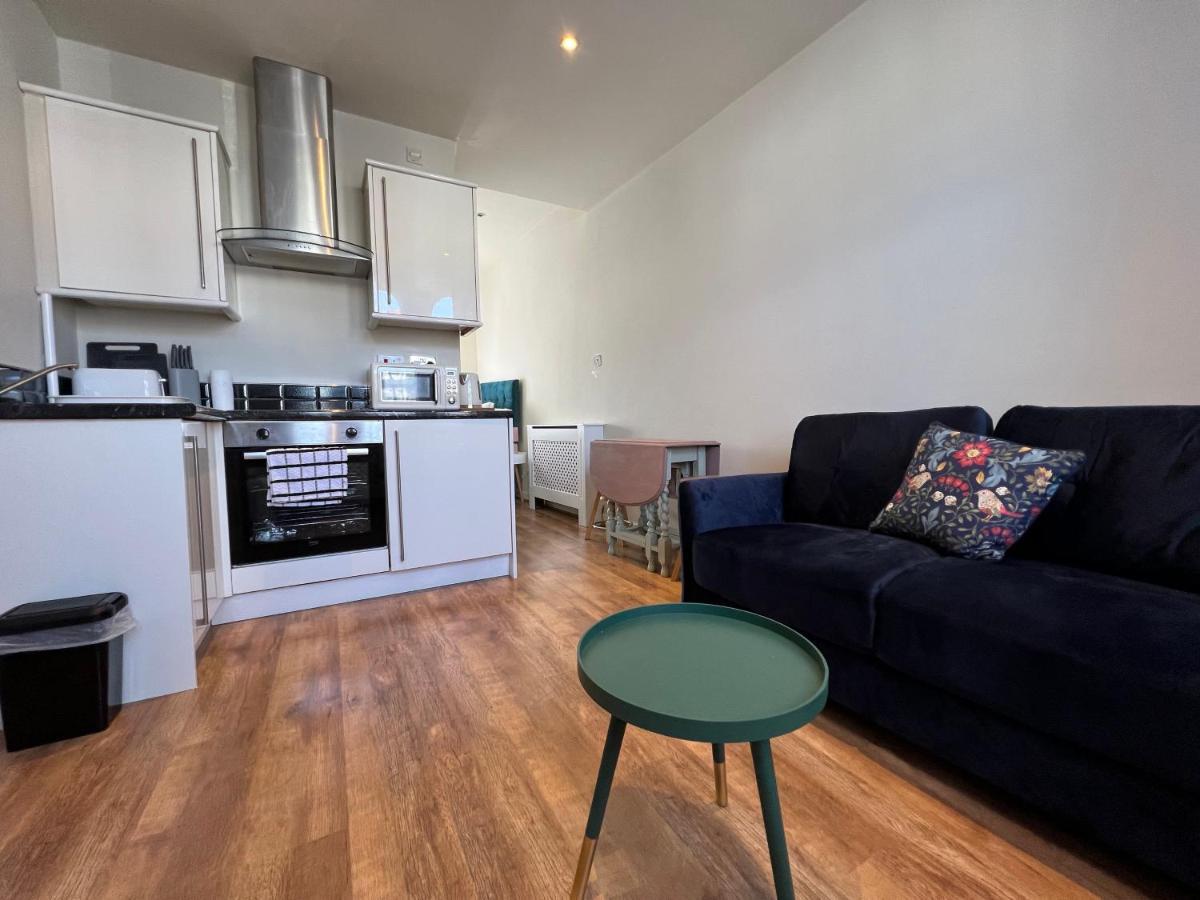 Apartment Mostyn 4 Free Private Parking
