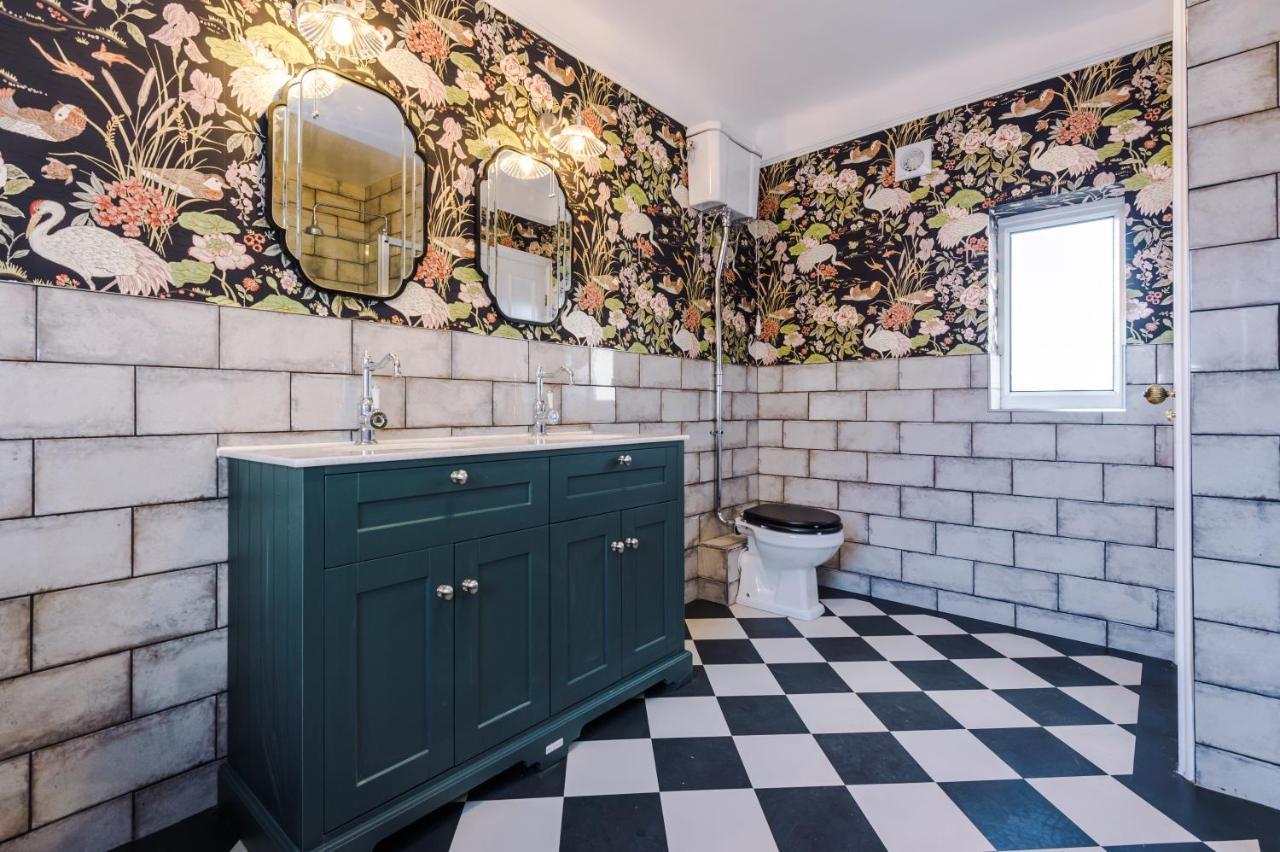 Russell Court By Orenda-luxe Aparthotel Llandudno