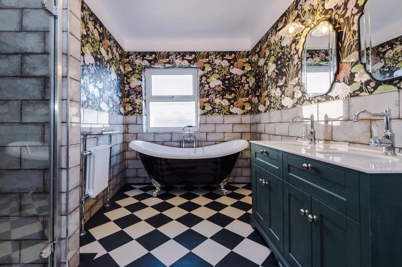 Russell Court By Orenda-luxe *