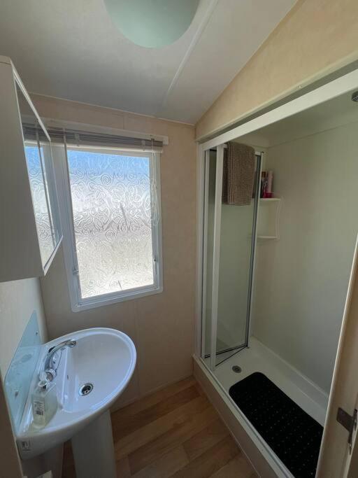 8 Berth Pet Friendly Caravan, Penrhyn Bay, Holiday home