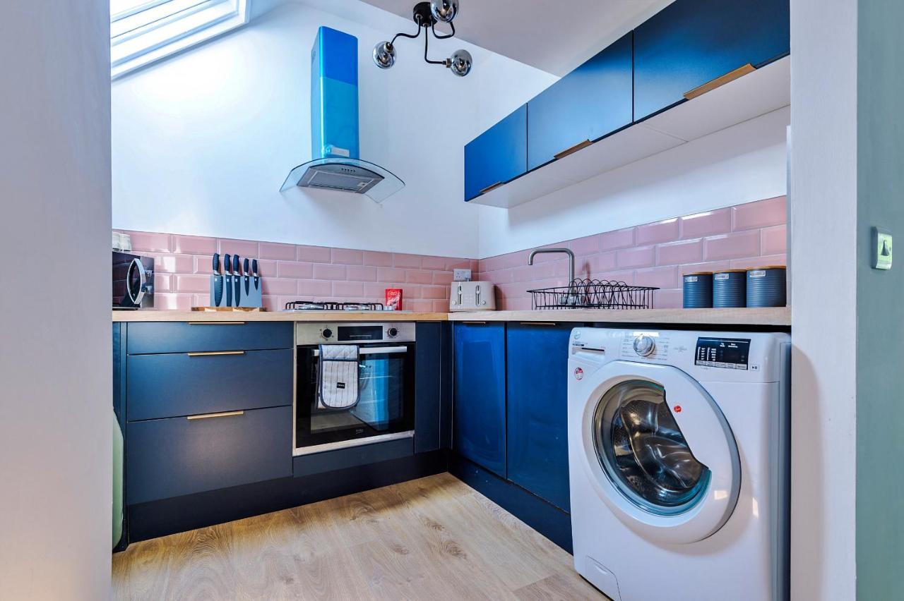 Finest Retreats - Abbey Road - Flat Six Apartment Llandudno