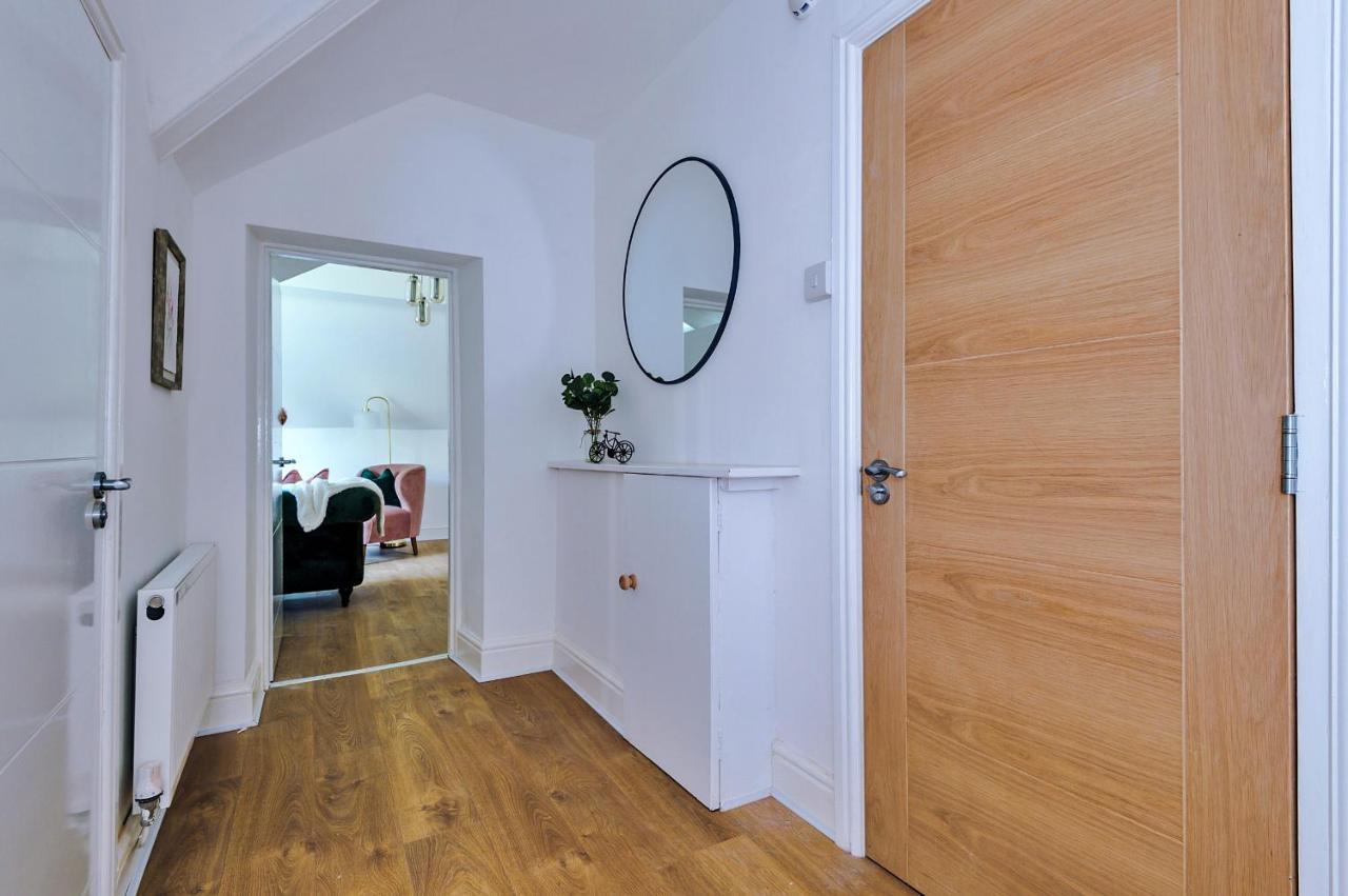 Finest Retreats - Abbey Road - Flat Six Apartment Llandudno