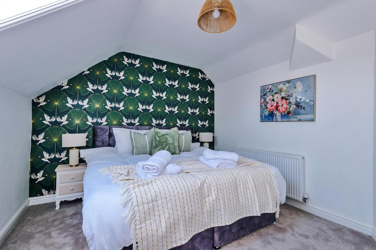 Finest Retreats - Abbey Road - Flat Six Llandudno