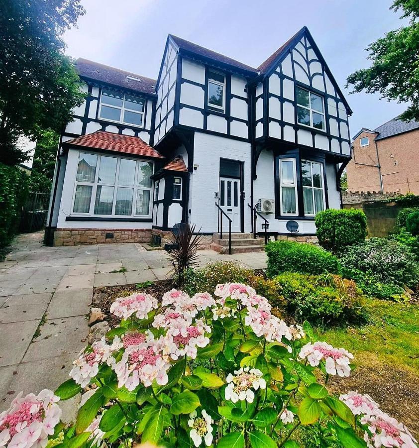 Finest Retreats - Abbey Road - Flat Six *