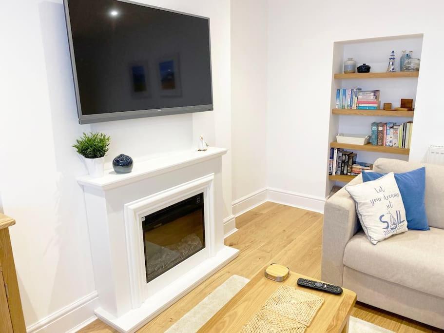 Apartment Llandudno, Private Parking Near To Beach, Pier & Shops Llandudno