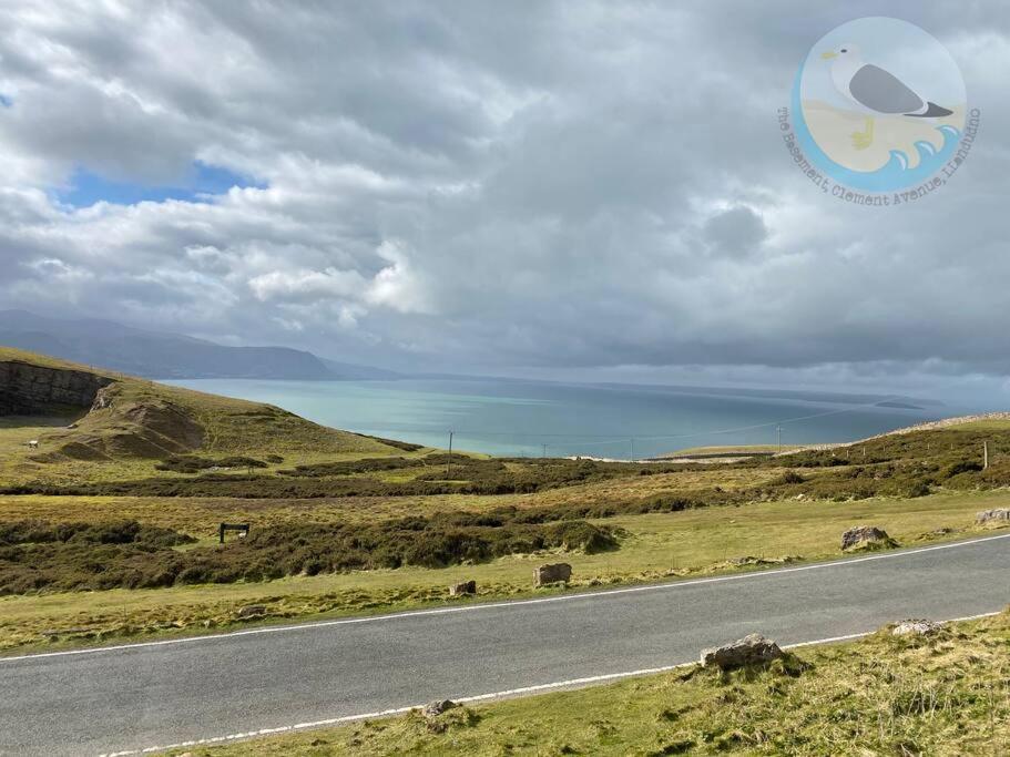 Apartment Llandudno, Private Parking Near To Beach, Pier & Shops