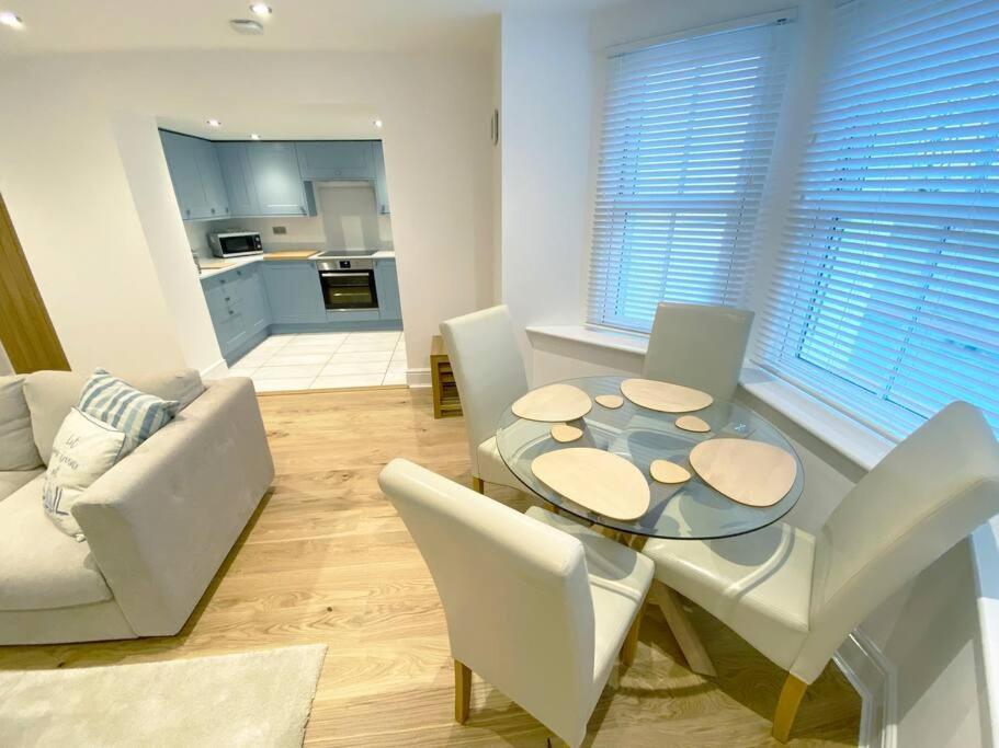 Llandudno, Private Parking Near To Beach, Pier & Shops Apartment