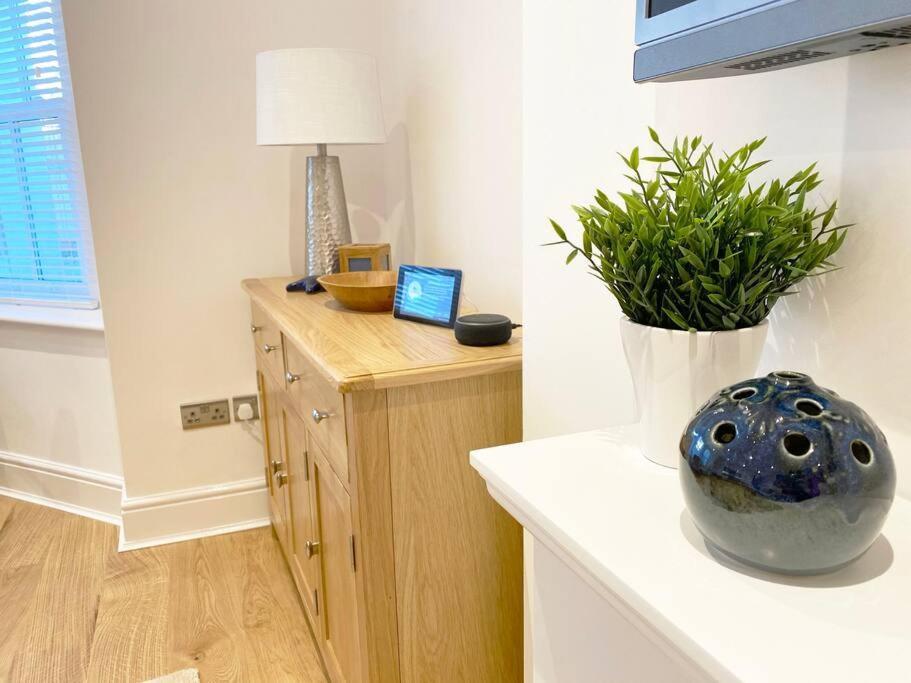 Apartment Llandudno, Private Parking Near To Beach, Pier & Shops