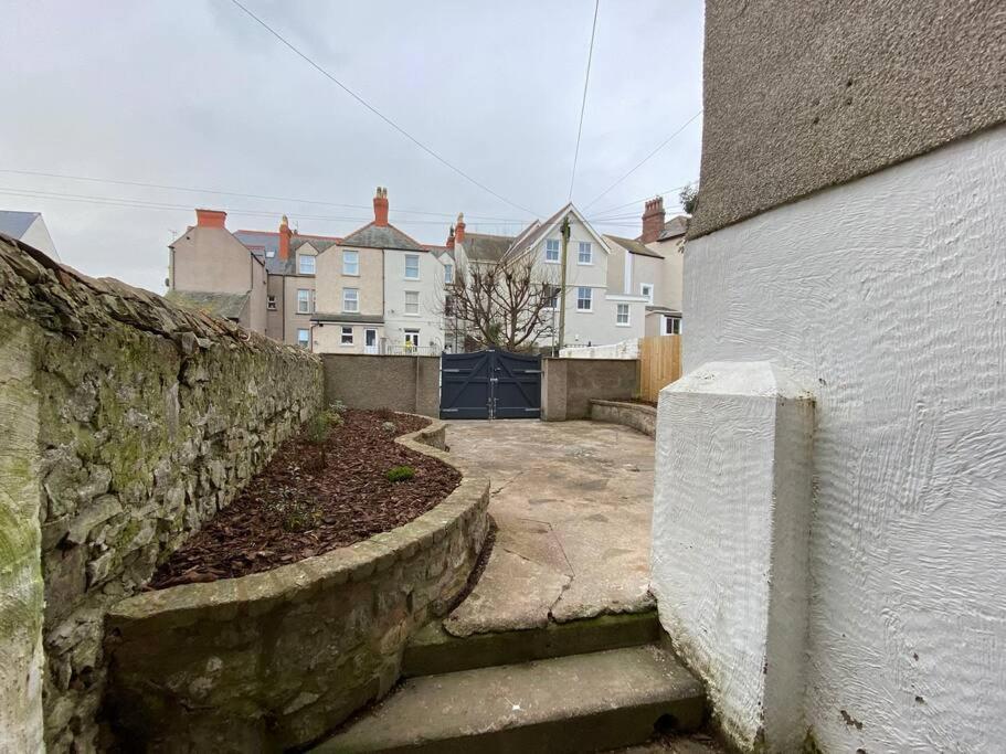 Llandudno, Private Parking Near To Beach, Pier & Shops Apartment *