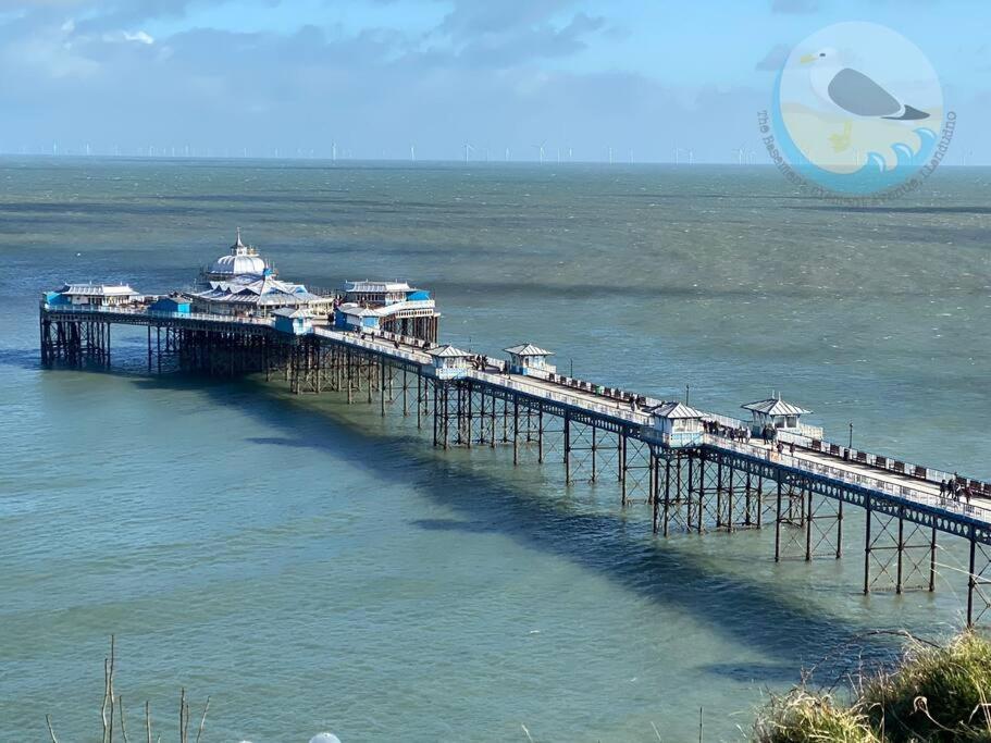 Apartment Llandudno, Private Parking Near To Beach, Pier & Shops Llandudno