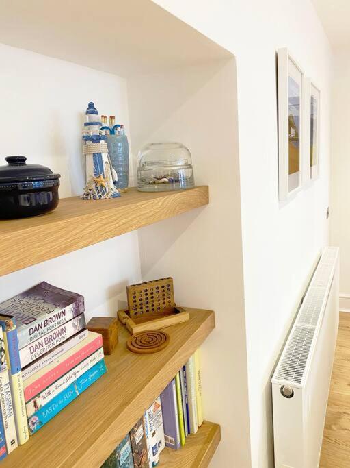Apartment Llandudno, Private Parking Near To Beach, Pier & Shops *