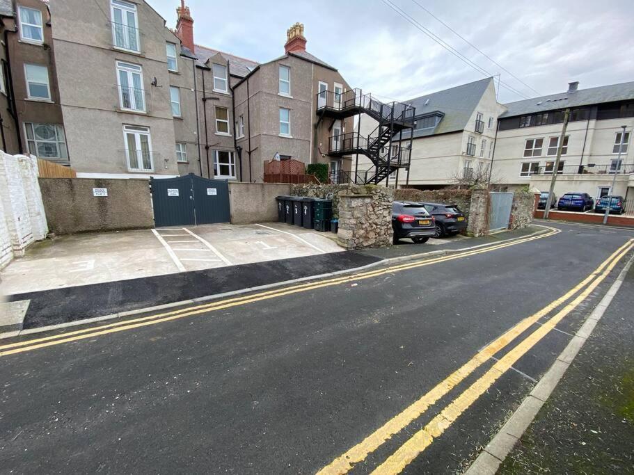 Apartment Llandudno, Private Parking Near To Beach, Pier & Shops Llandudno