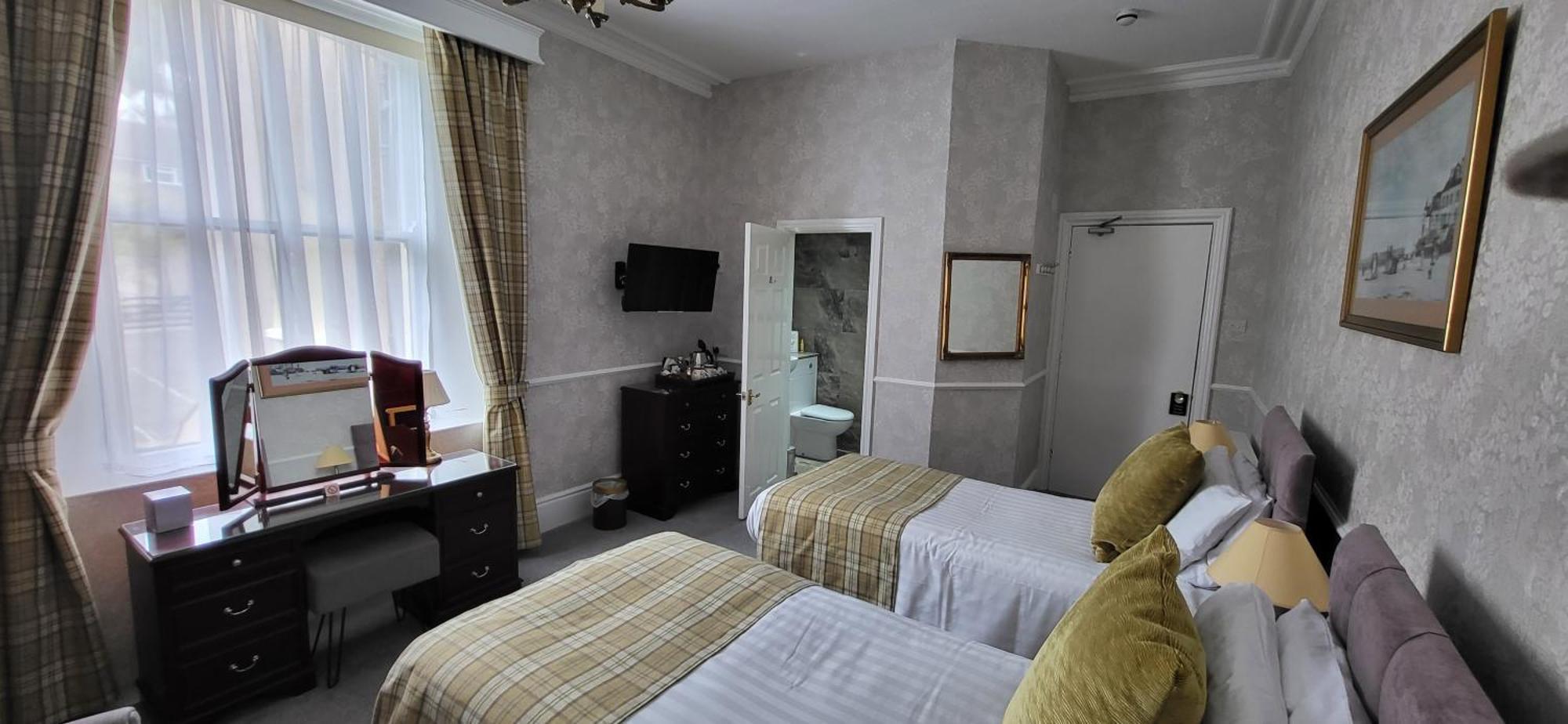 Bryn Derwen With Private Car Park 5* Llandudno