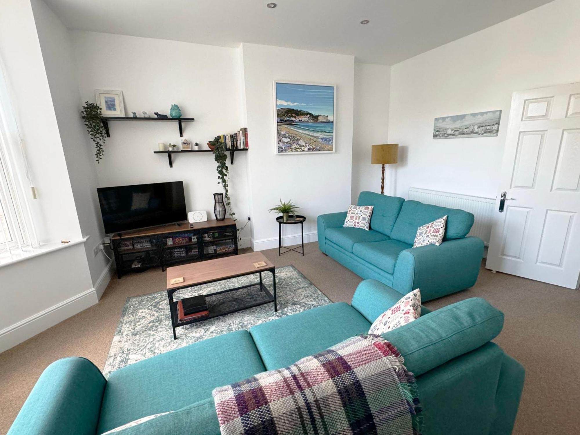 Private Parking, Llandudno, King Bed With Ensuite At Clement * Llandudno