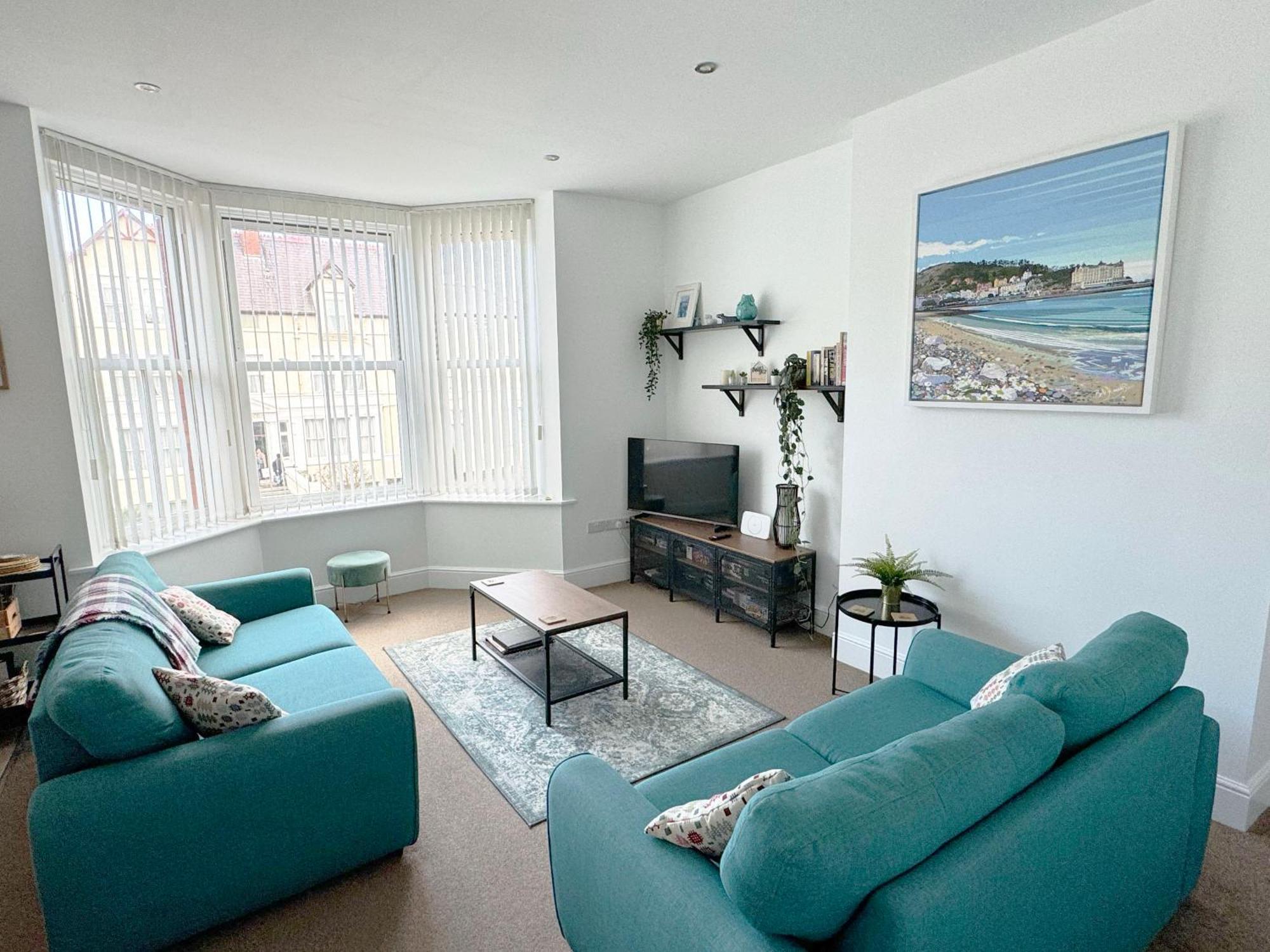 Apartment Private Parking, Llandudno, King Bed With Ensuite At Clement *