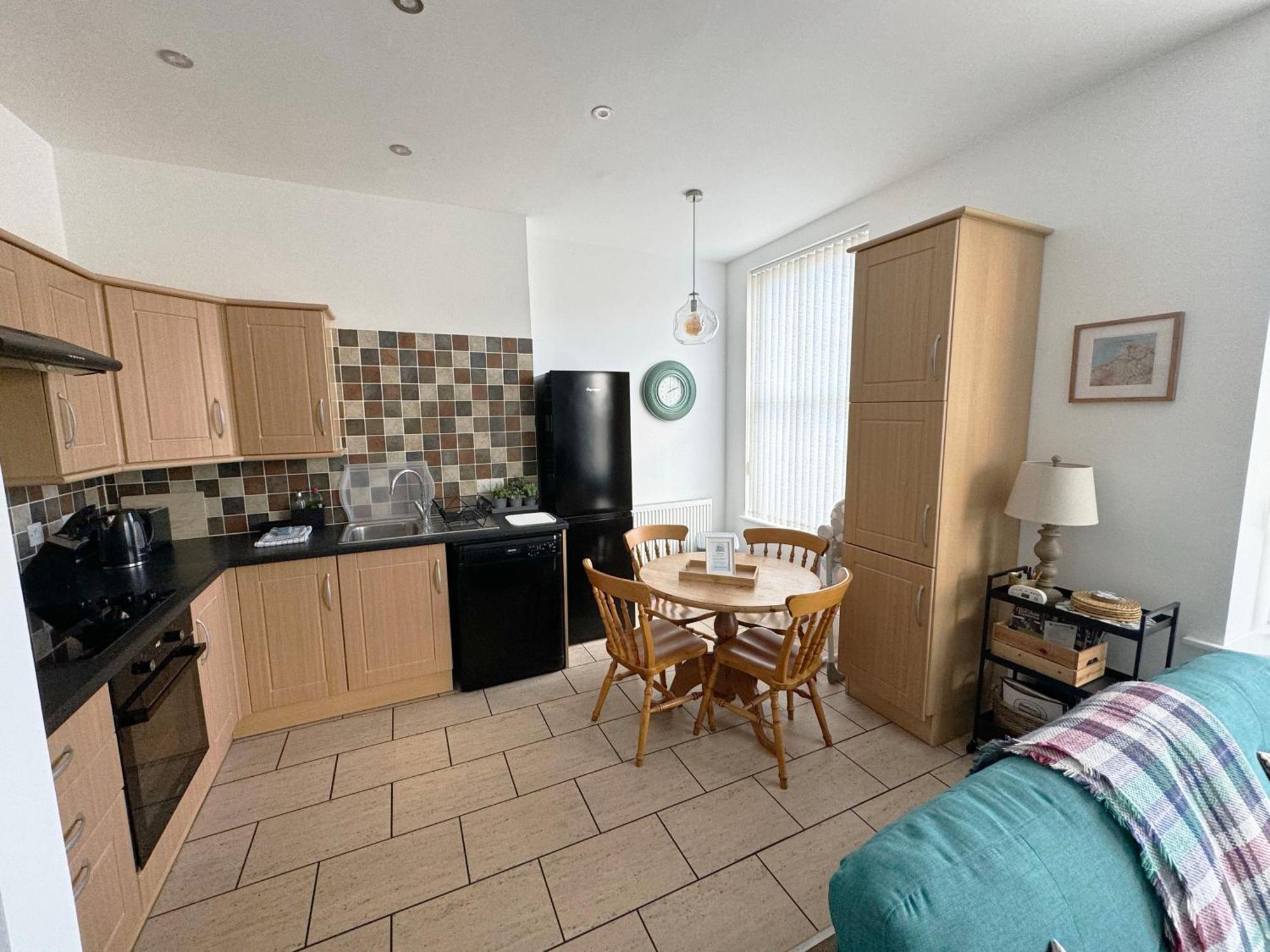 Apartment Private Parking, Llandudno, King Bed With Ensuite At Clement *