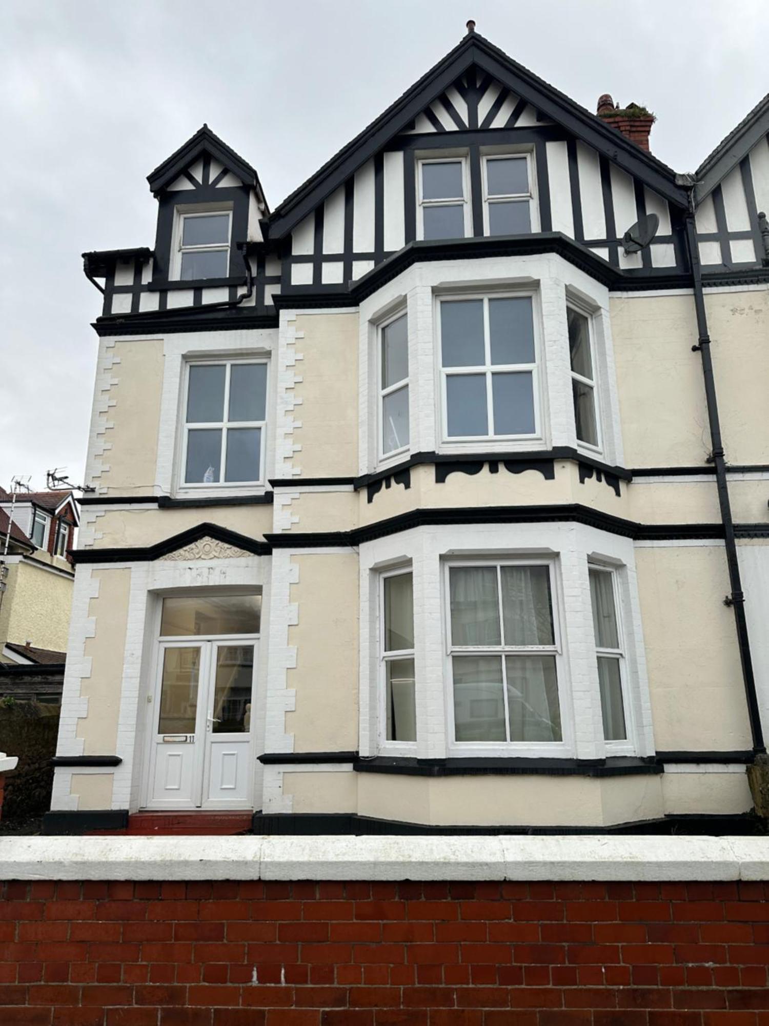 Carmen Sylva Flat Sea Front F7 Llandudno