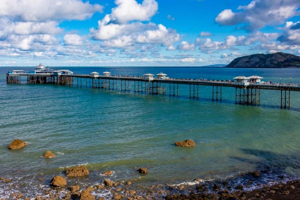 Carmen Sylva Flat Sea Front F7 *
