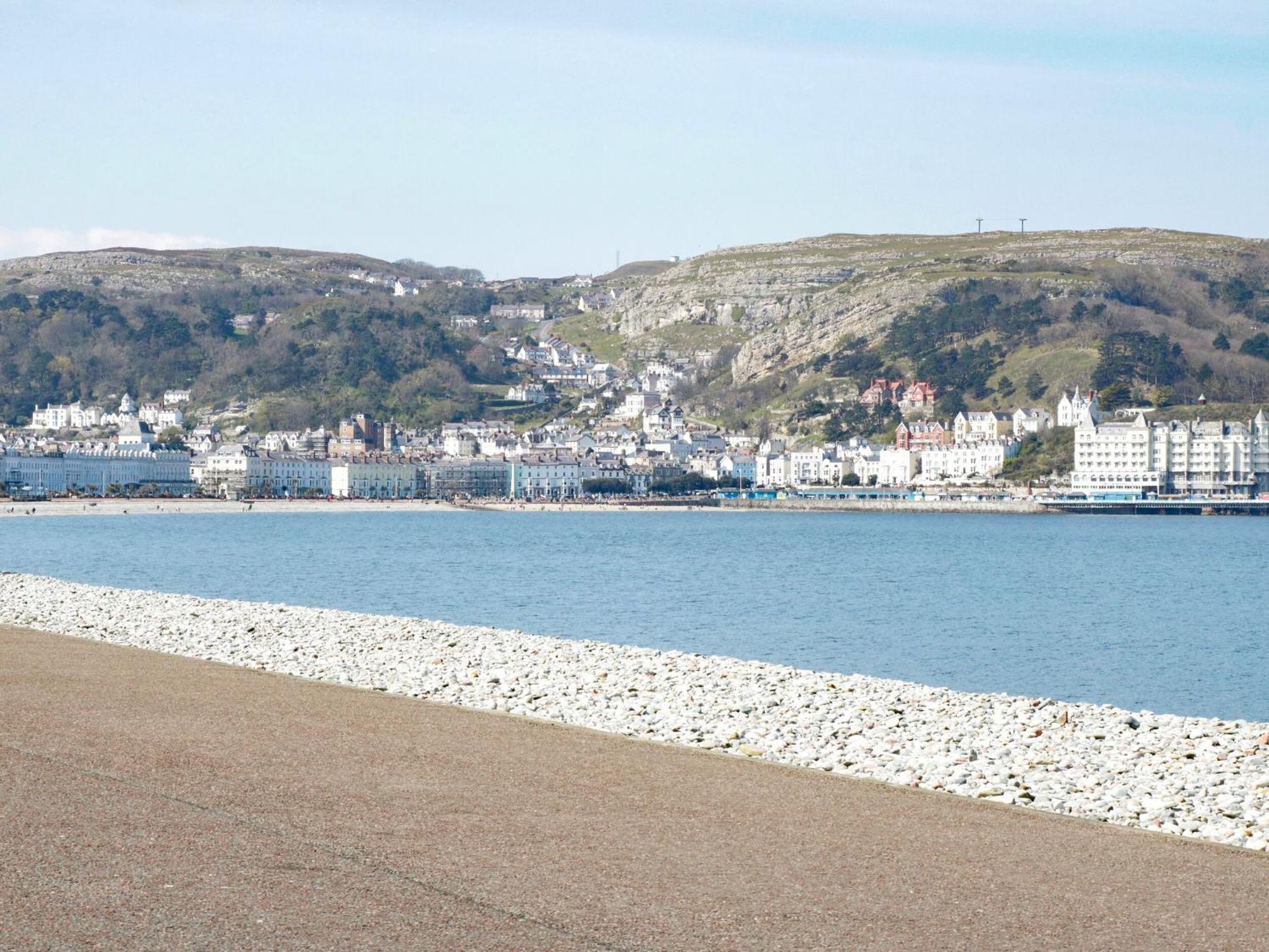 1 - Apartment Llandudno