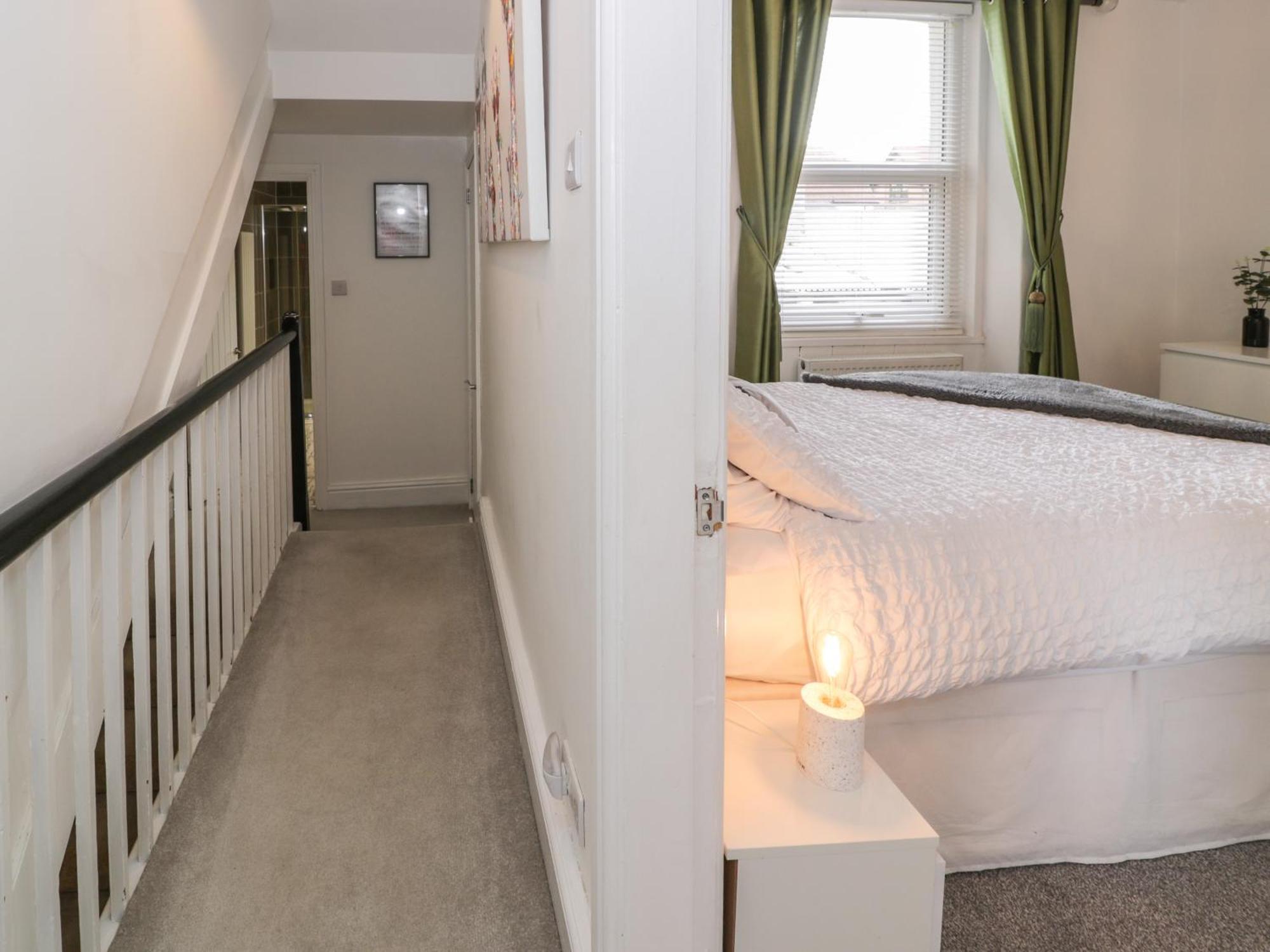 1 - Apartment *