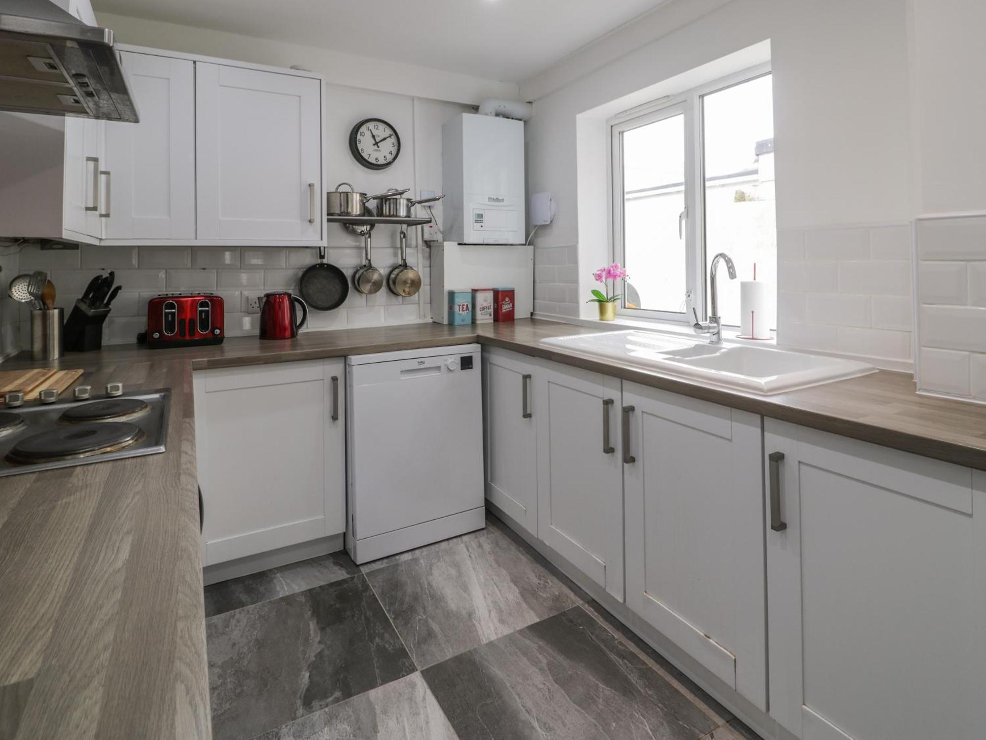 1 - Apartment *