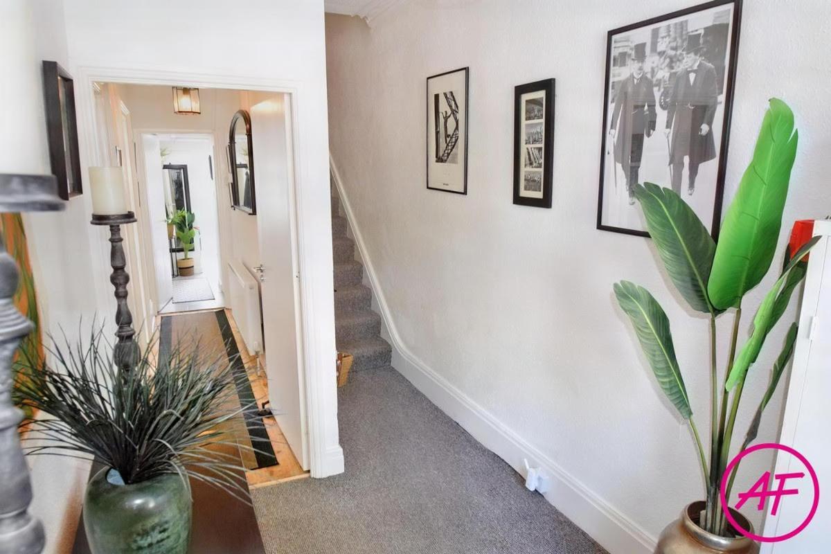 Willesden, Flat1 Lovely Spacious 1 Bedroom Flat, Heart Of Apartment Llandudno