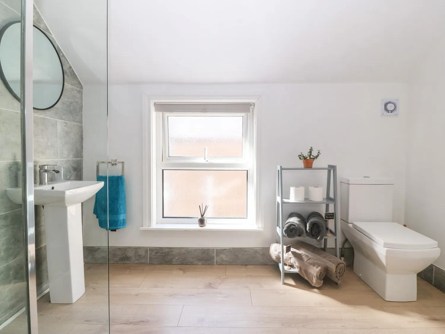 'llandudno Central' - 2 Bed Luxury Flat, Close To Town And Beaches Apartment *