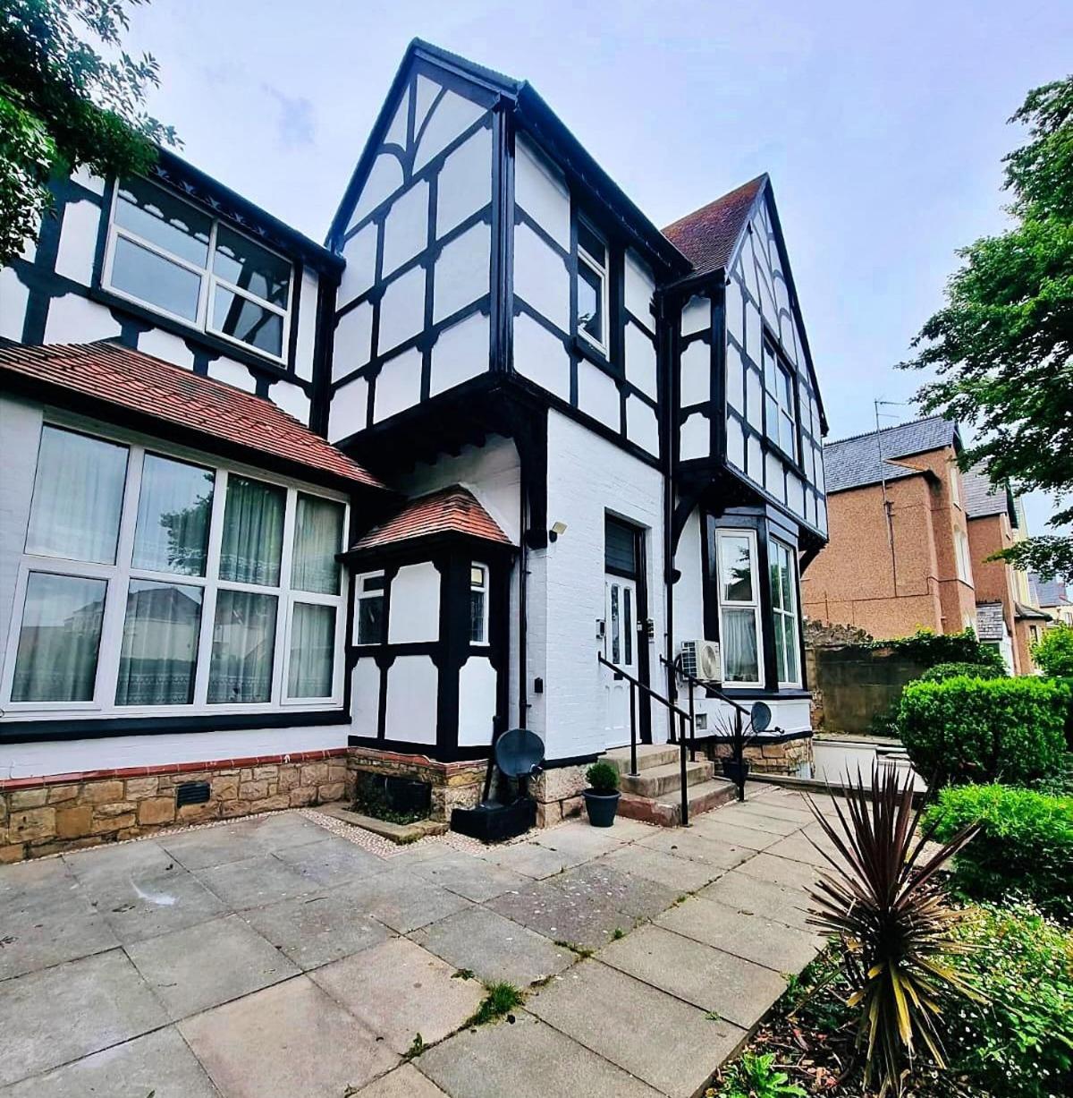 Finest Retreats - Abbey Road - Flat 4 Apartment *