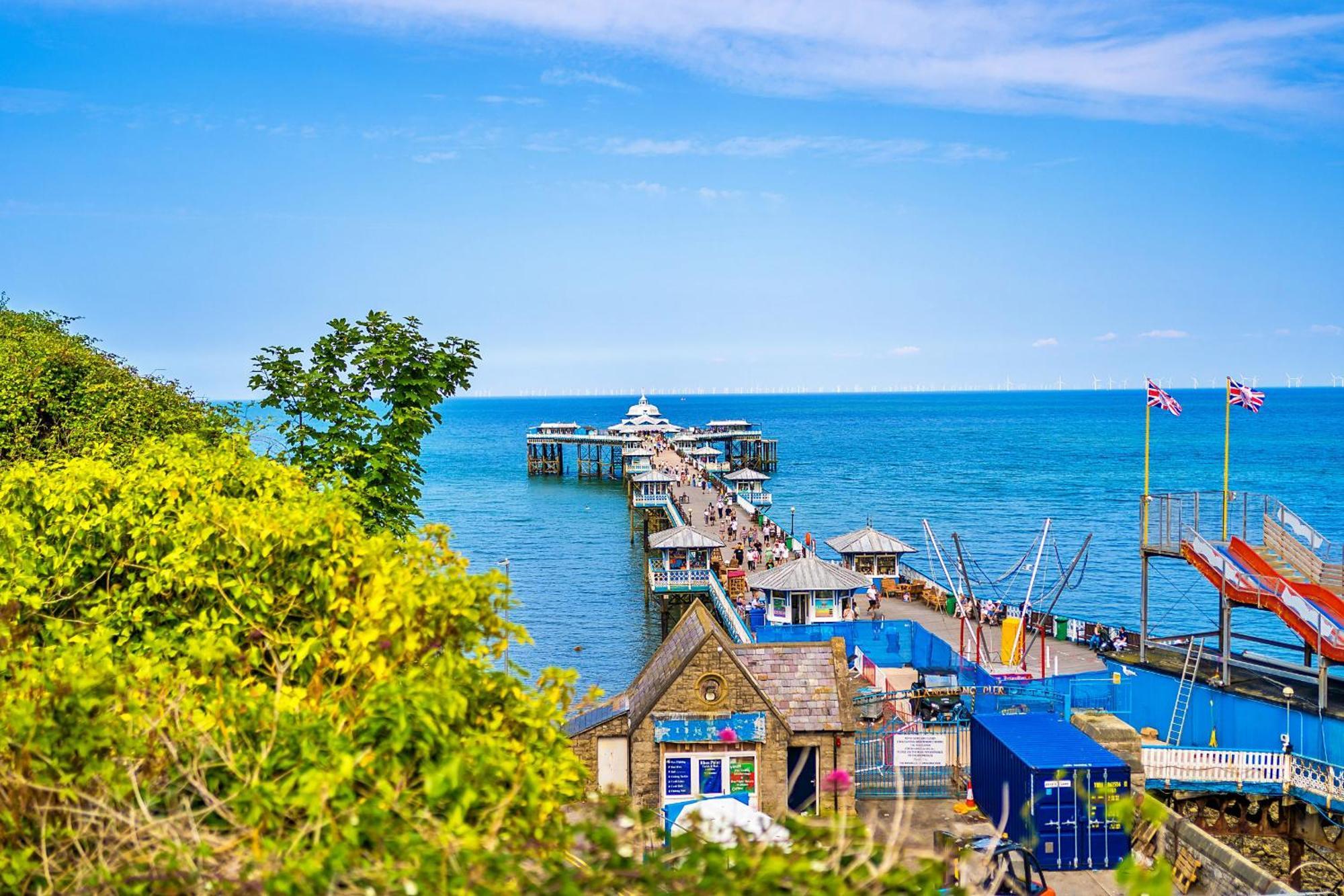 Finest Retreats - Abbey Road - Flat 5 * Llandudno