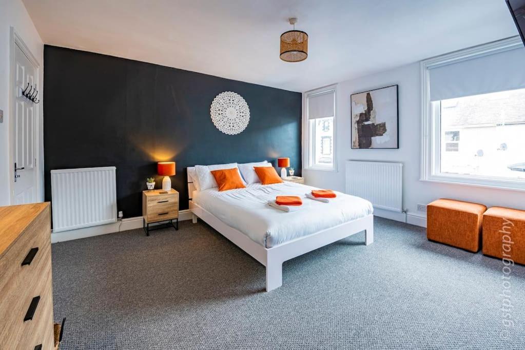 Holiday home Touchwood House *