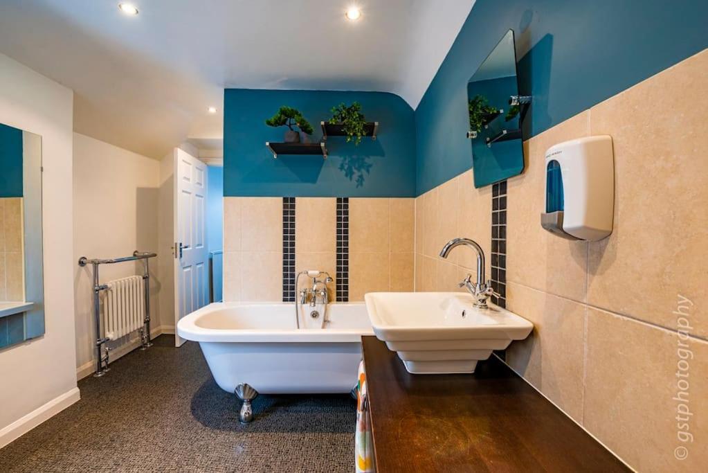 Touchwood House Holiday home Llandudno