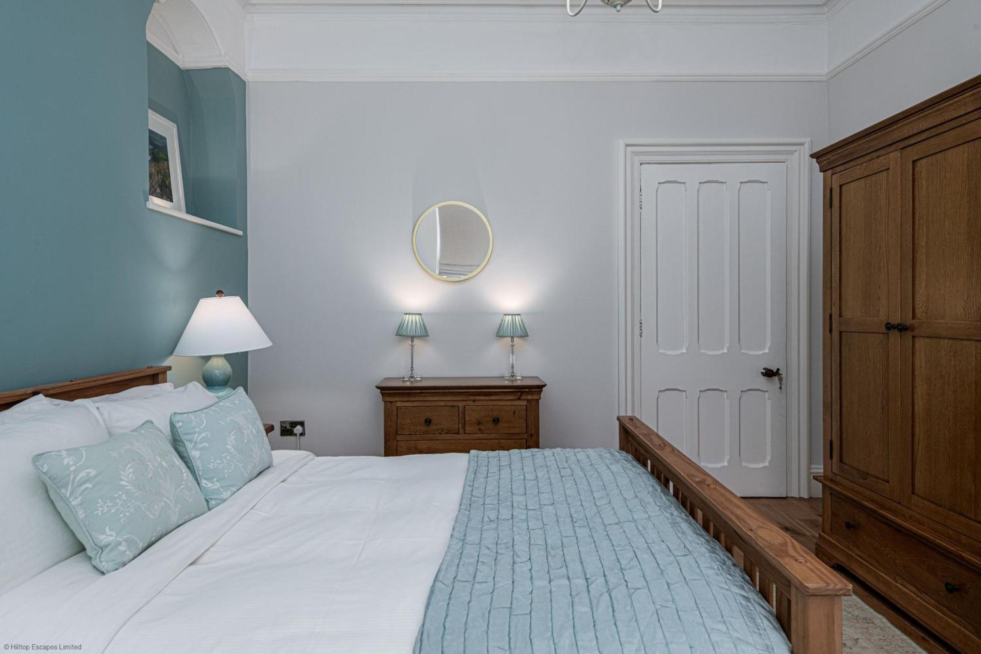 Holiday home No22, - Stylish & Cosy Period Apartment, With Hot Tub & Private Parking