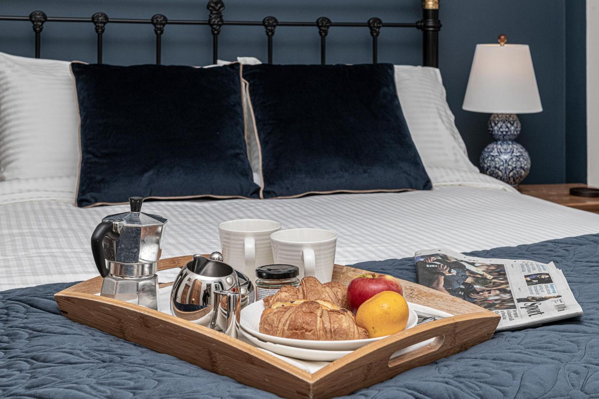 No22, - Stylish & Cosy Period Apartment, With Hot Tub & Private Parking Holiday home *