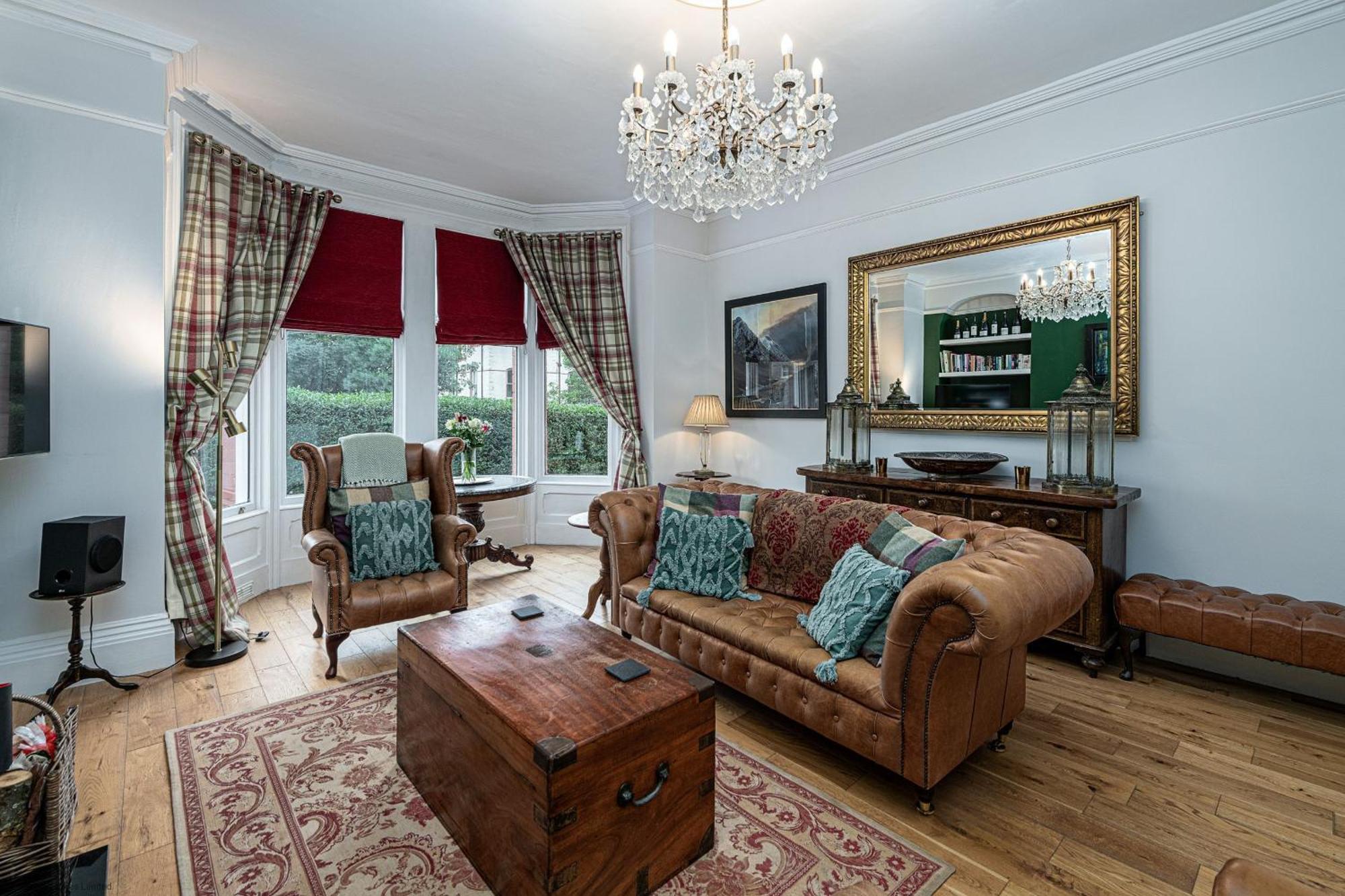 No22, - Stylish & Cosy Period Apartment, With Hot Tub & Private Parking Llandudno