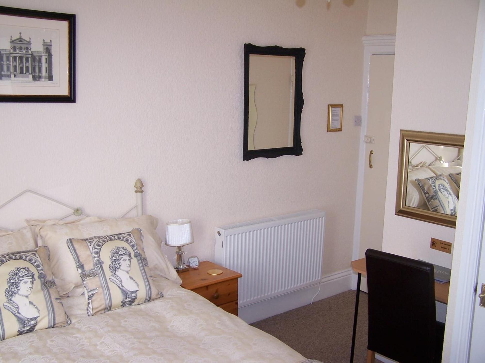 The Carmen Guesthouse (Adults Only)