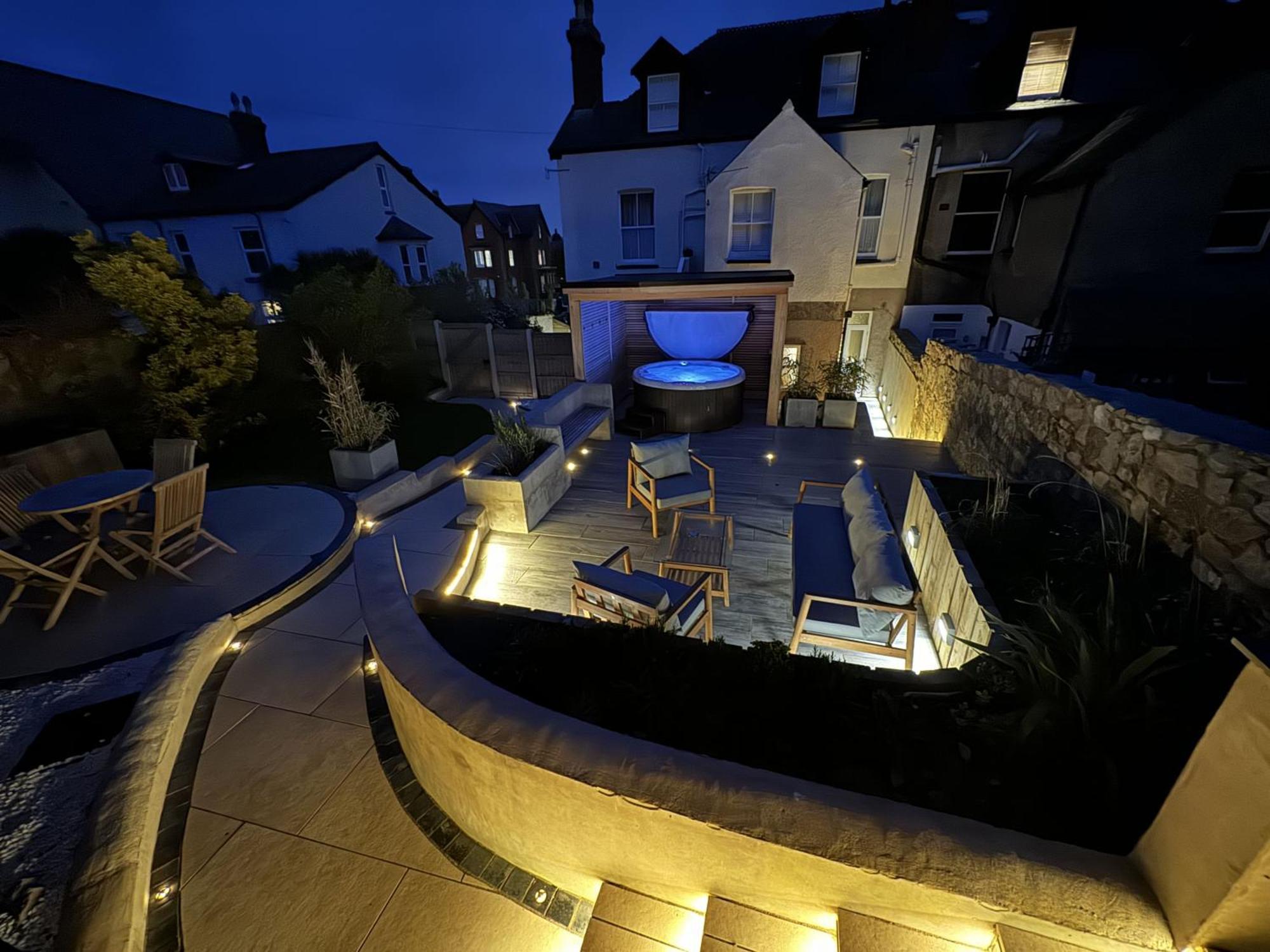 No22, - Stylish & Cosy Period Apartment, With Hot Tub & Private Parking Holiday home