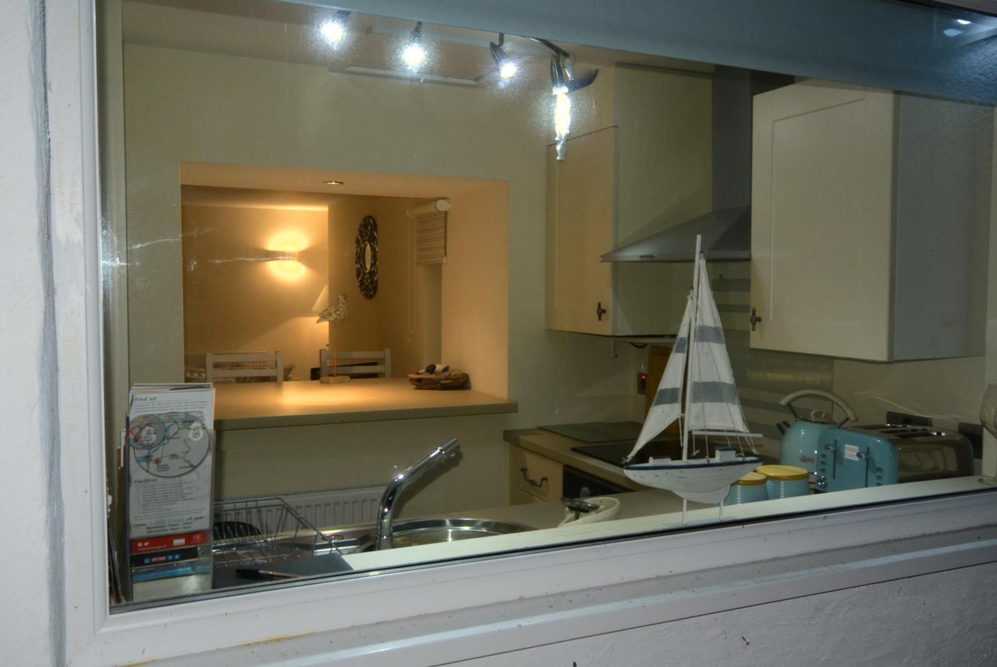 Superb Cintra Beachside Apartment Llandudno