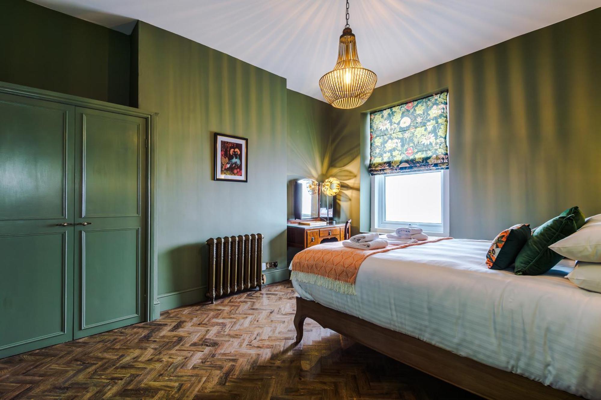 Russell Court By Orenda-luxe Aparthotel Llandudno