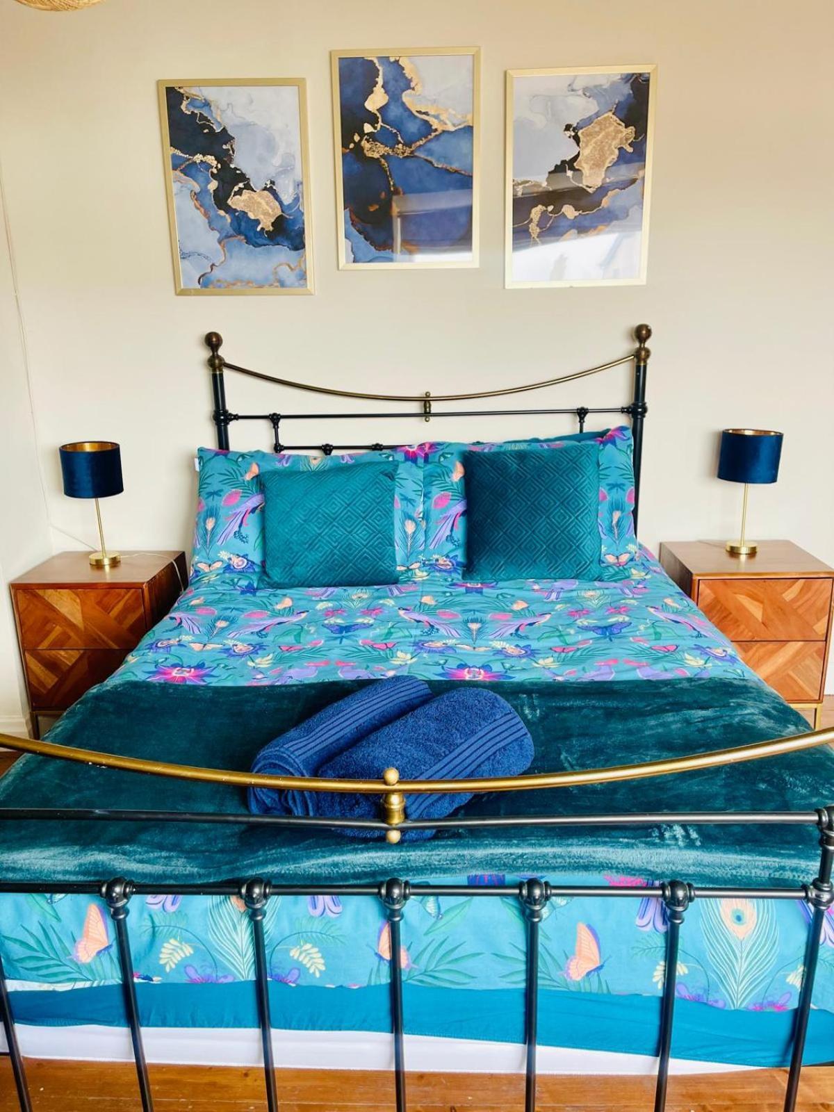 Lovely Big 3 Bedroom Maisonette Close To The *
