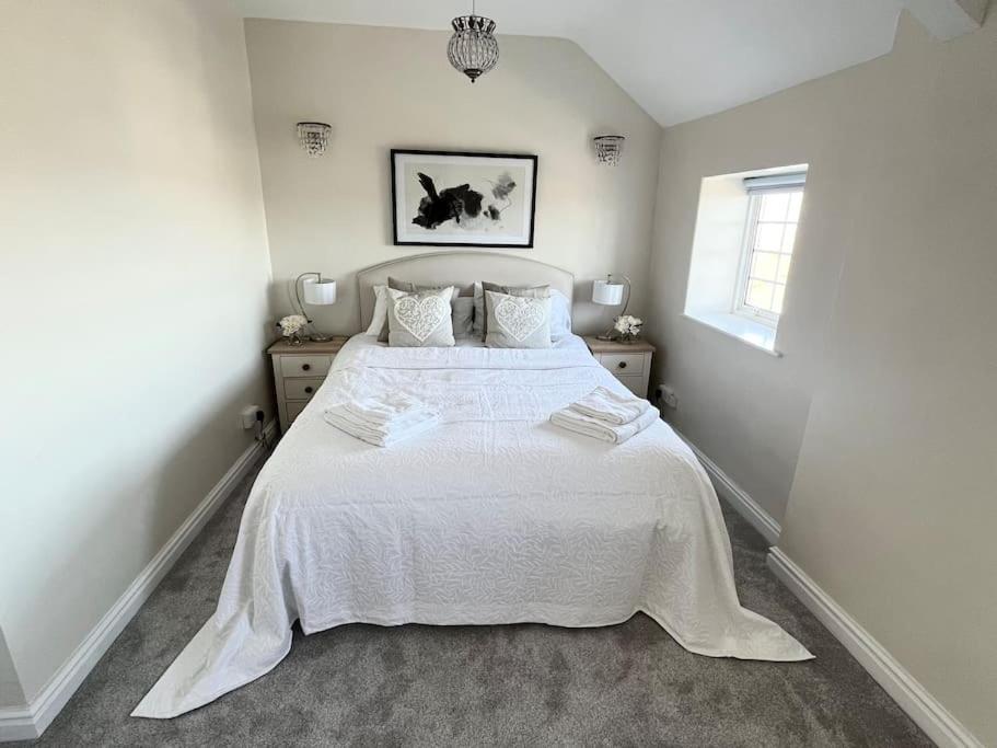 Holiday home Orme Villa, Hot Tub, Llandudno, Stunning Views , Sleeps 12 *