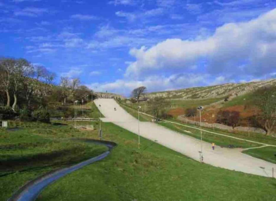 Orme Villa, Hot Tub, Llandudno, Stunning Views , Sleeps 12 Holiday home *