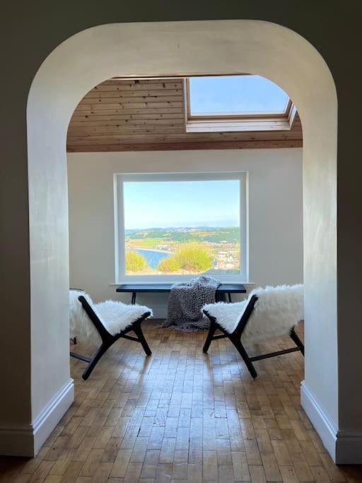 Orme Villa, Hot Tub, Llandudno, Stunning Views , Sleeps 12 Holiday home Llandudno