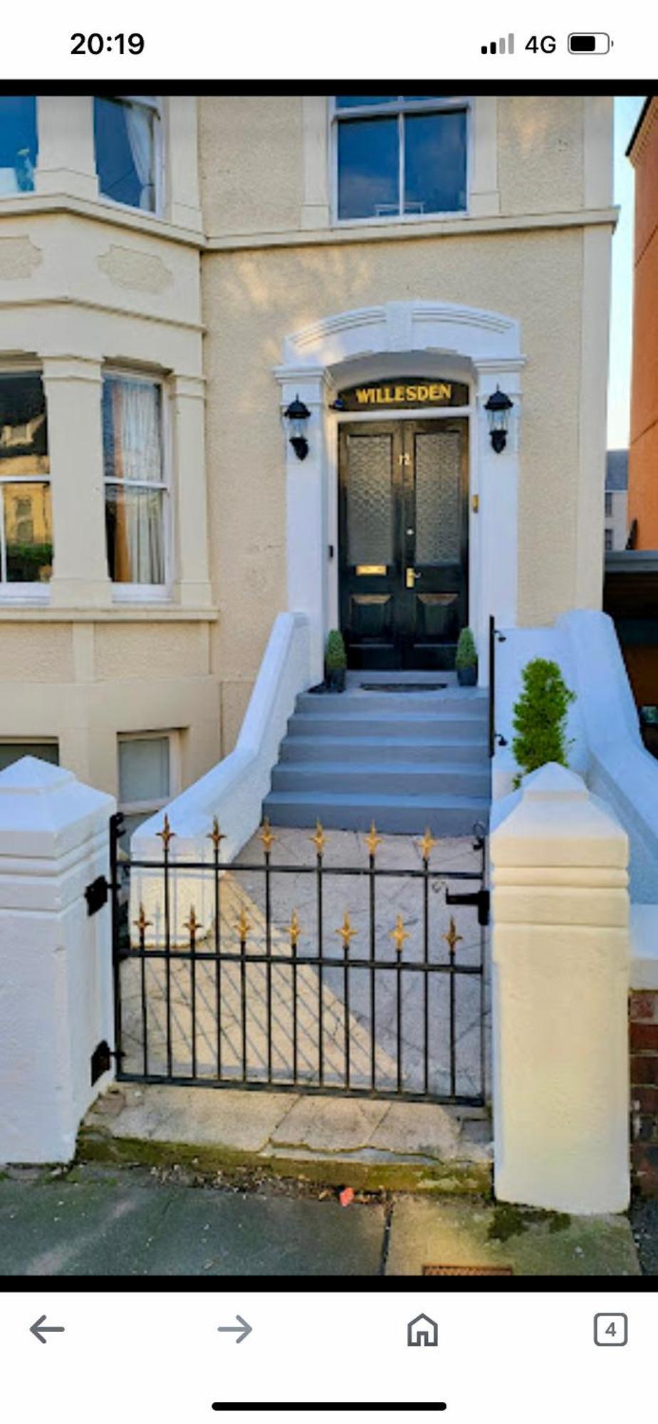 Willesden, 2, A Beautifully Furnished And Spacious Located In The Heart Of Apartment Llandudno