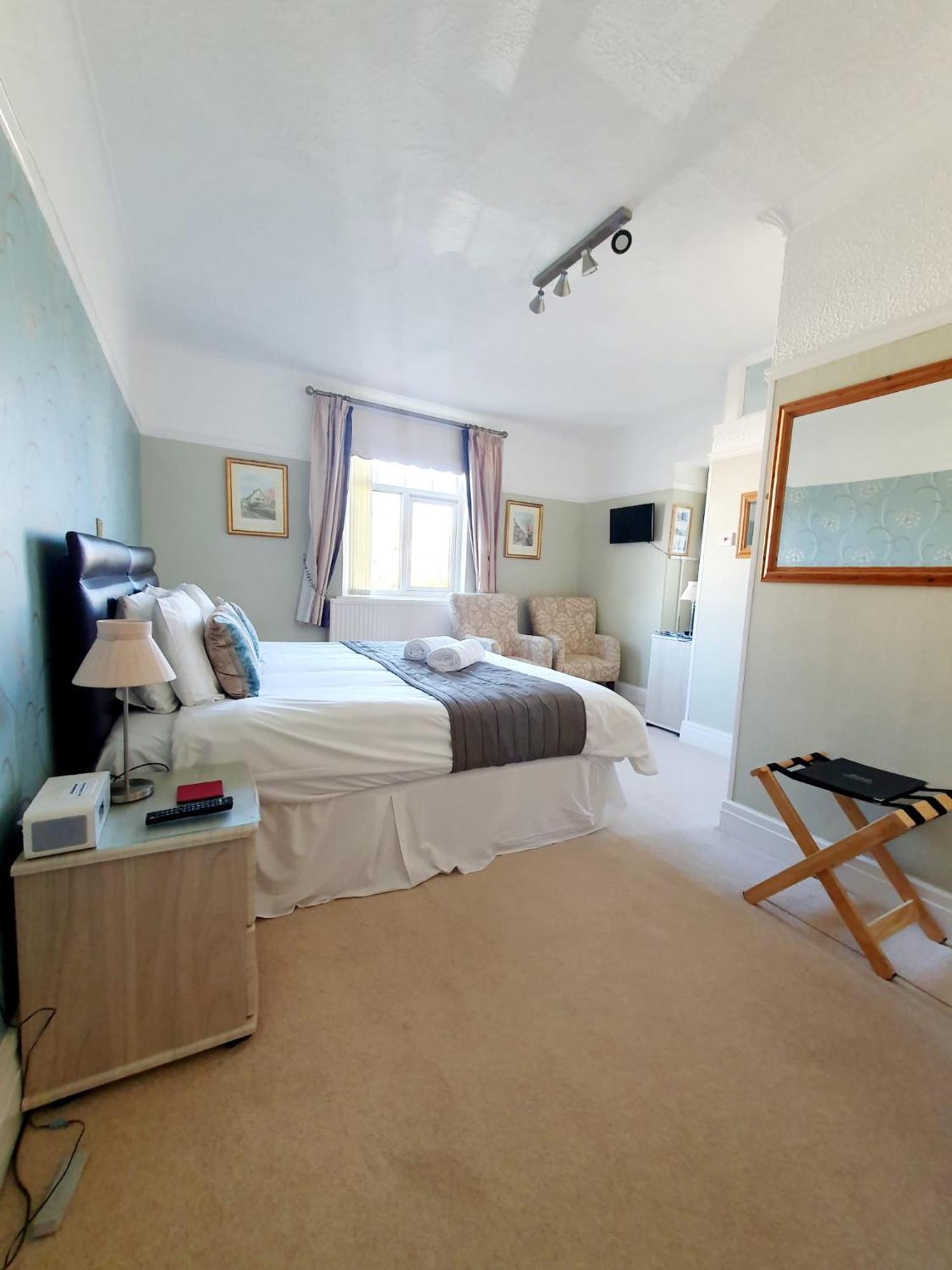 Cleave Court Guest house