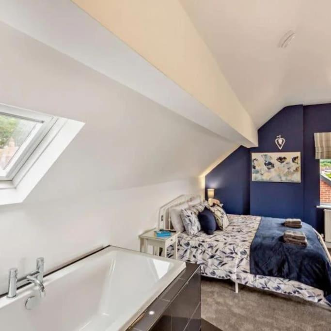 Ty Llwyd - Luxury Holiday Home Sleeping 8, Hot Tub Available Holiday home Llandudno