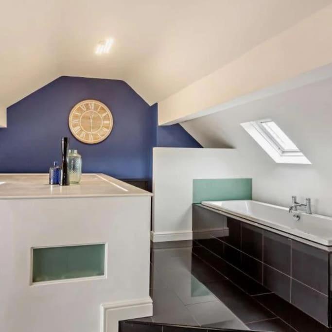 Holiday home Ty Llwyd - Luxury Holiday Home Sleeping 8, Hot Tub Available *