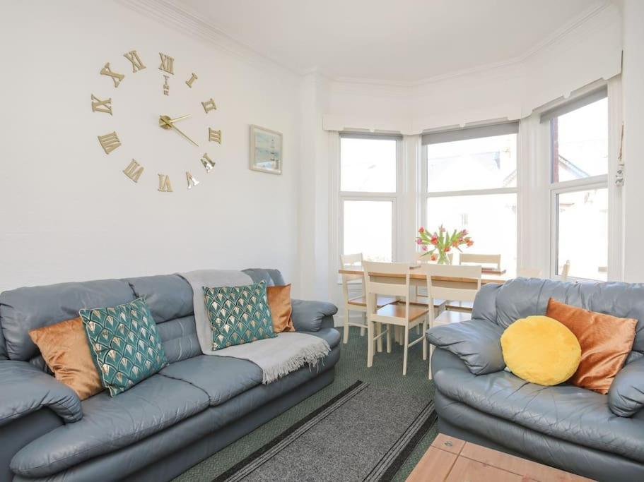 Wave From It Apartment Llandudno