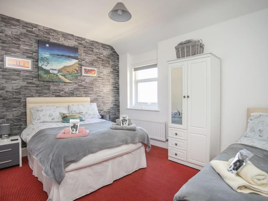 Wave From It Apartment